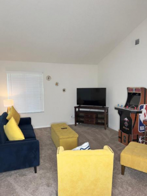 Your Radiant Relaxing 2BD Retreat Rex Hospital